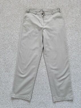 L.L. Bean Kaki Pants Favorite Fit Straight Leg Size 6 Inseam: 30”
